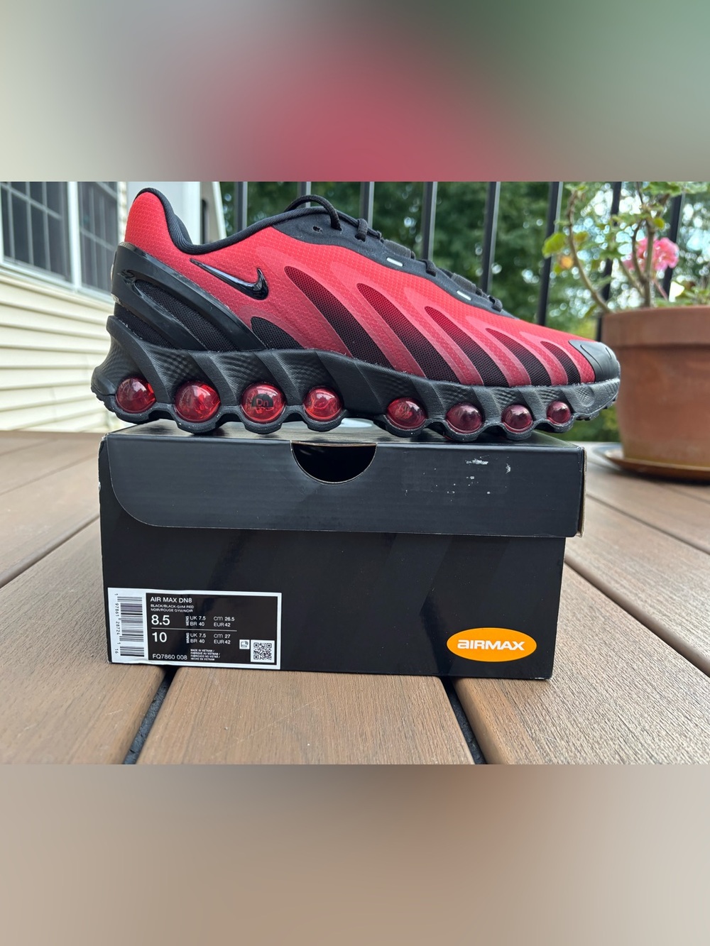 Nike Men’s Red and Black Air Max DN8